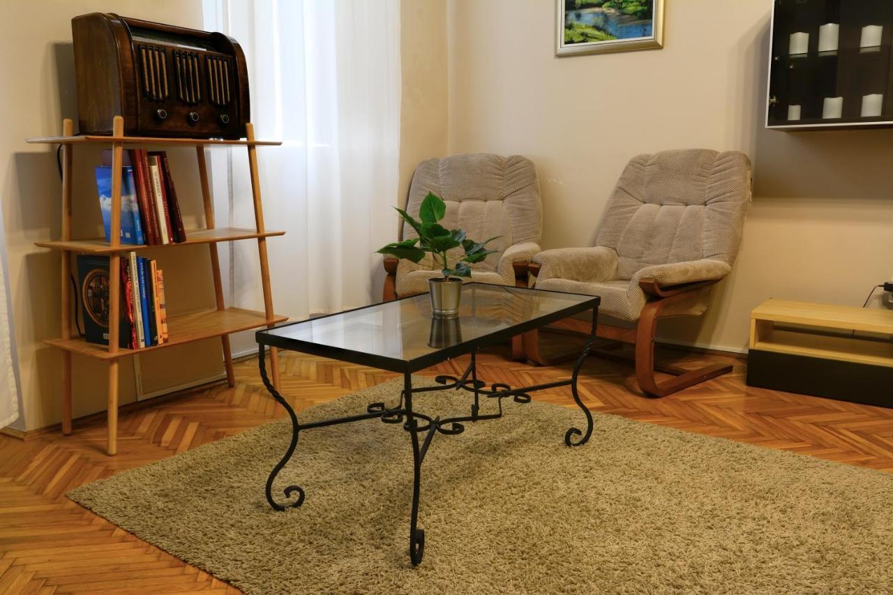 Demetrovics Udvarhaz Эгер Экстерьер фото